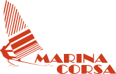 Logo rosso di Marina Corsa con vela stilizzata e scritta.